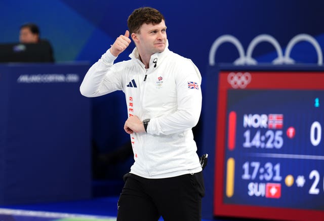 Great Britain’s Bruce Mouat acknowledges the crowd