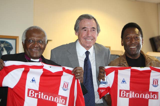 Gordon Banks, centre, with Archbishop Desmond Tutu, left, and Pele