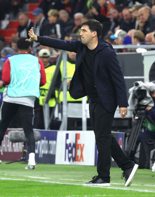 Andoni Iraola on the touchline