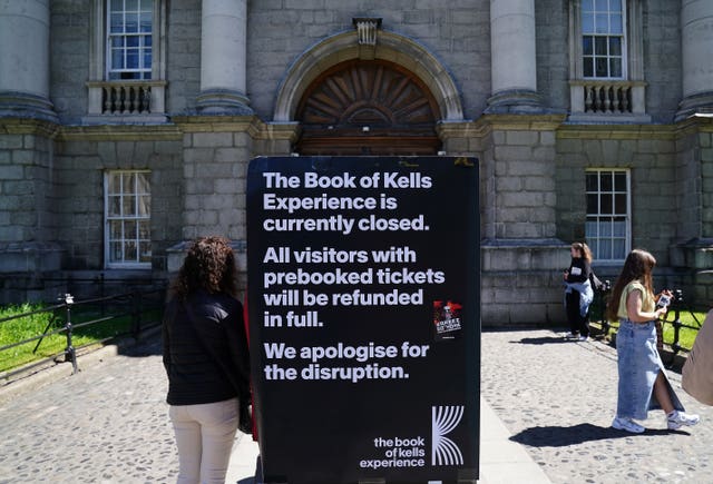 A sign at the entrance to Trinity College in Dublin