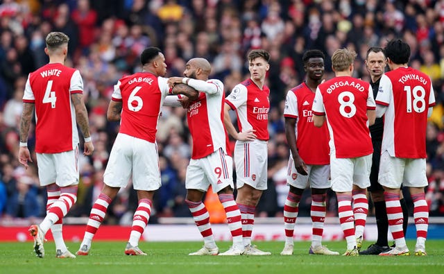 Albert Stuivenberg rues VAR inconsistency as 10-man Arsenal lose in injury time PLZ Soccer Albert Stuivenberg rues VAR inconsistency as 10-man Arsenal lose in injury time PLZ Soccer