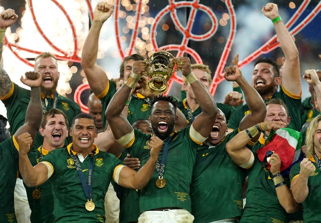 South Africa’s Siya Kolisi lifts the Webb Ellis Cup