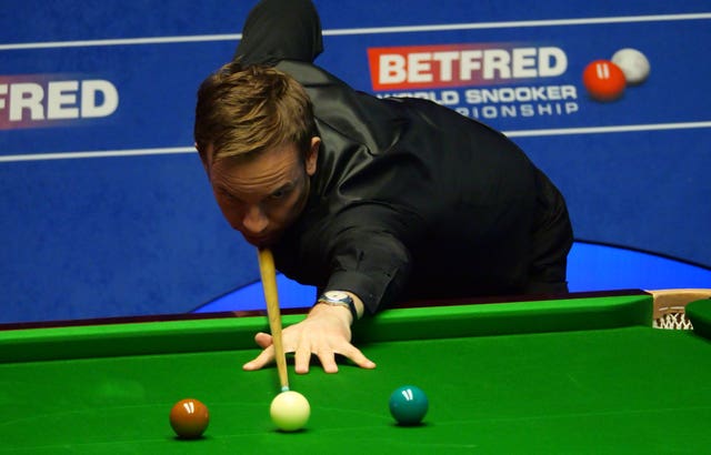 Ali Carter was locked in a tight battle with Mark Williams