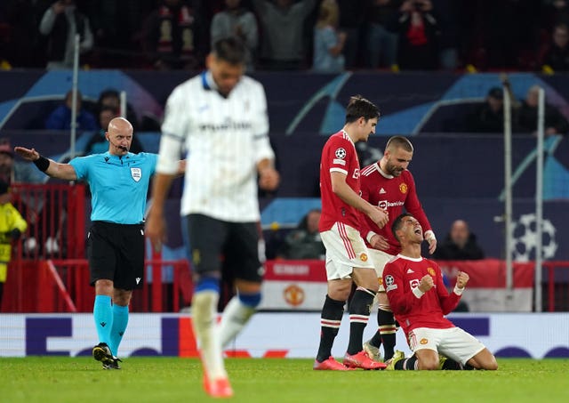 Cristiano Ronaldo scored the winner as United came from 2-0 down to beat Atalanta 3-2