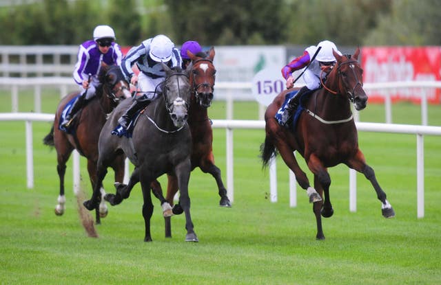 Laurens (right) bravely held off Alpha Centauri in the Matron Stakes