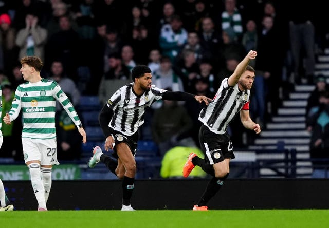 Marcus Fraser (right) celebrates