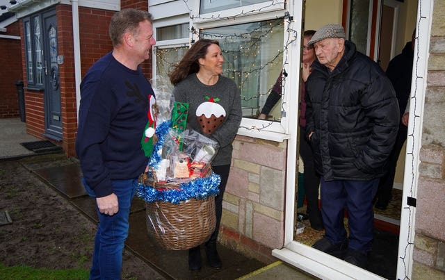 Lottery winners spread Christmas cheer