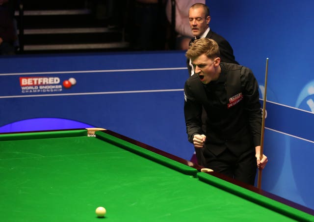 Cahill celebrates after beating O’Sullivan 10-8
