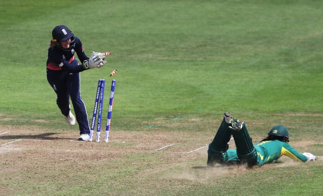 Sarah Taylor, left, is widely regarded as one of the best wicketkeepers in the world (David Davies/PA)