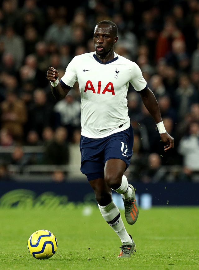 Tottenham’s Serge Aurier flouts government advice to train with Moussa Sissoko