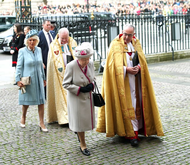 Queen attends service at Westminster Abbey