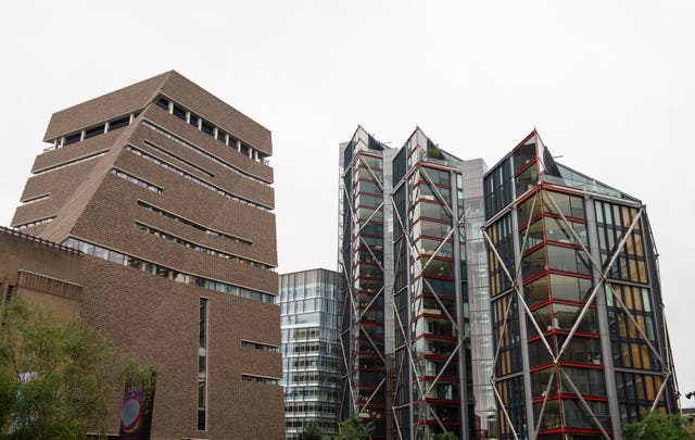 Tate modern fall incident