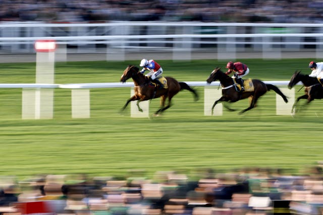 Love Envoi powering to victory at Cheltenham