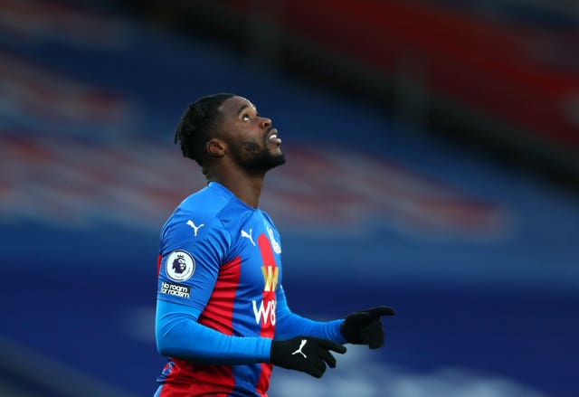 Jeffrey Schlupp scored the opener before going off with a hamstring injury
