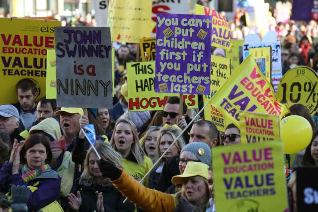 Glasgow teachers march