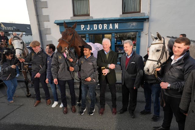 Willie Mullins with Il Etait Temps, Gaelic Warrior and Lossiemouth