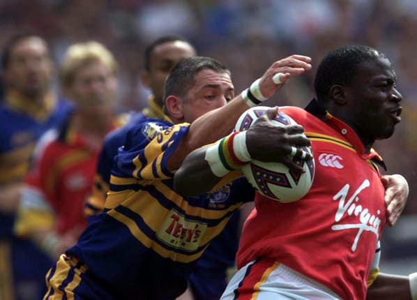Rugby Final Offiah run