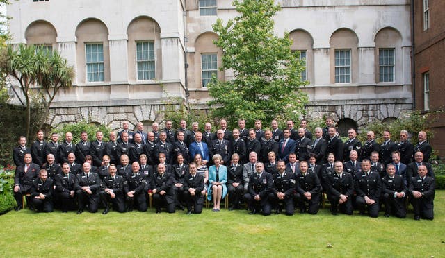 PM honours brave police officers
