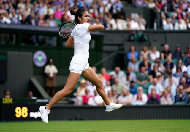 Emma Raducanu on her way to victory against Alison Van Uytvanck