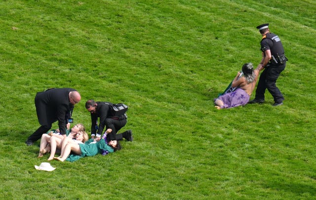 Cazoo Derby Festival 2022 – Derby Day – Epsom Racecourse