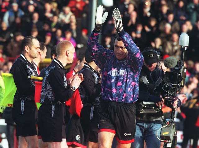Peter Shilton/1000th Game 2