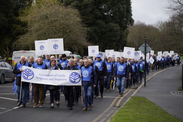 Garda roster system protest