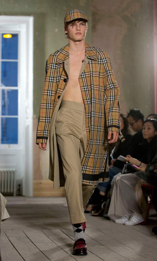 Burberry Catwalk – London Fashion Week SS18