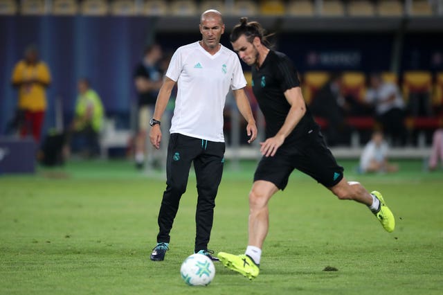 Zinedine Zidane, left, says he has never had a problem with Gareth Bale