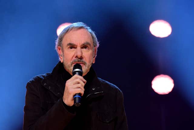 Neil Diamond sings