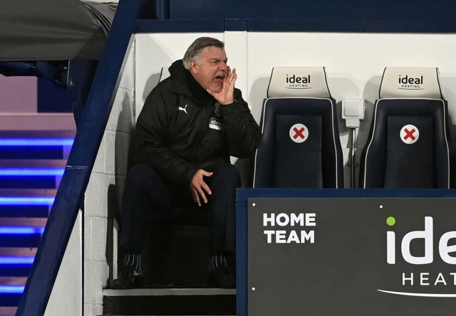 Sam Allardyce shouts to his team