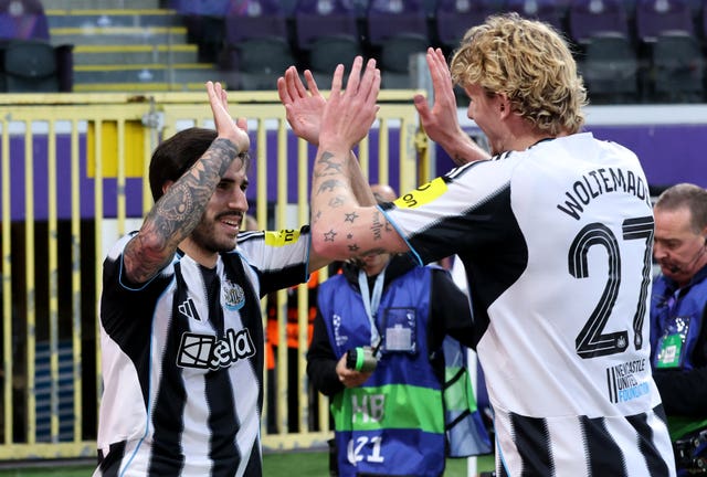 Nick Woltemade (right) celebrates with Sandro Tonali
