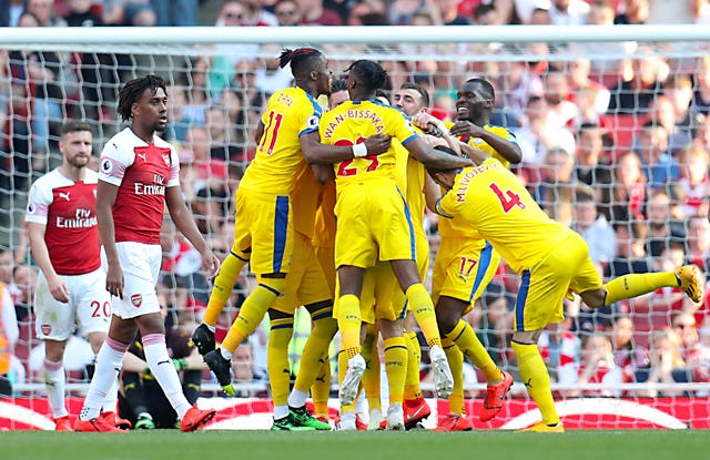 Palace celebrate James McArthur's goal