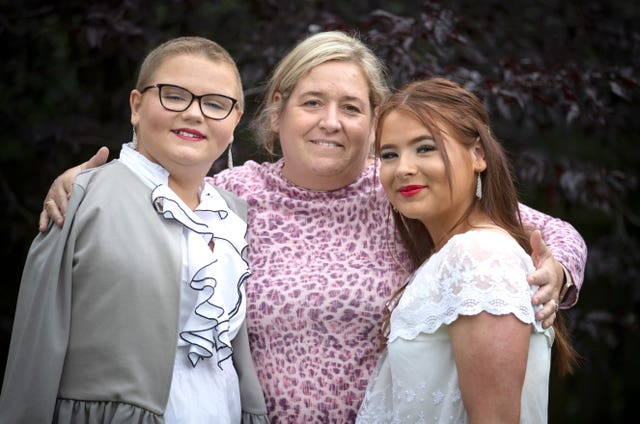 Skye Duncan with mother and sister