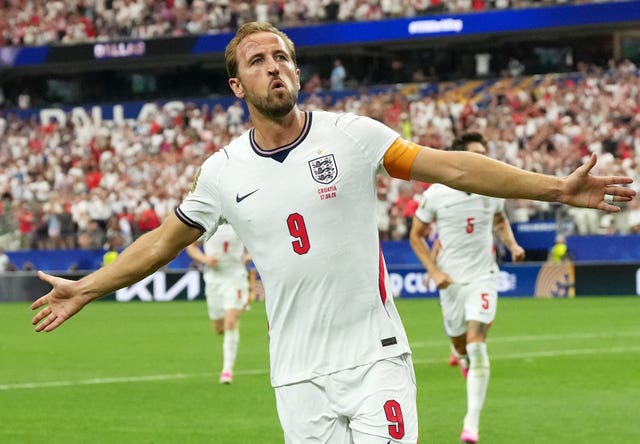 Harry Kane celebrates scoring