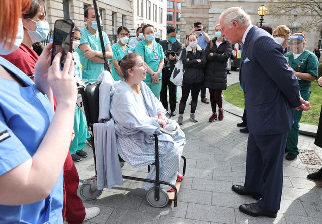 Charles visits St Bartholomew’s Hospital