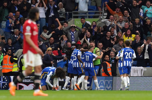 Leandro Trossard celebrates his goal 