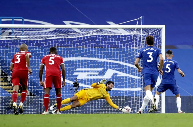 Sadio Mane scores twice as Liverpool ease past 10-man Chelsea
