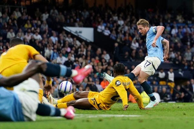 Kevin De Bruyne scores