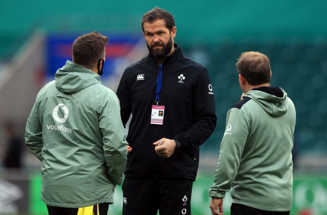 Andy Farrell, centre