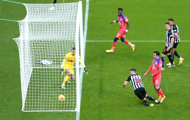 Federico Fernandez scores an own goal 