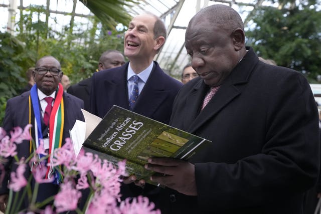 Mr Ramaphosa with the Earl of Wessex during a visit to the Royal Botanic Gardens, Kew