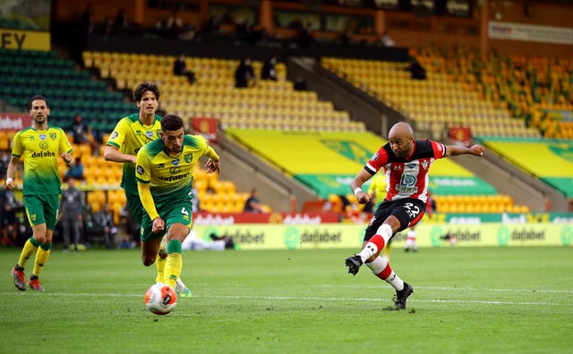 Norwich slip closer to relegation with home defeat to Southampton