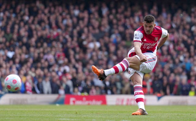 Granit Xhaka scores a screamer