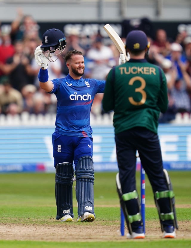 Ben Duckett celebrates reaching his century