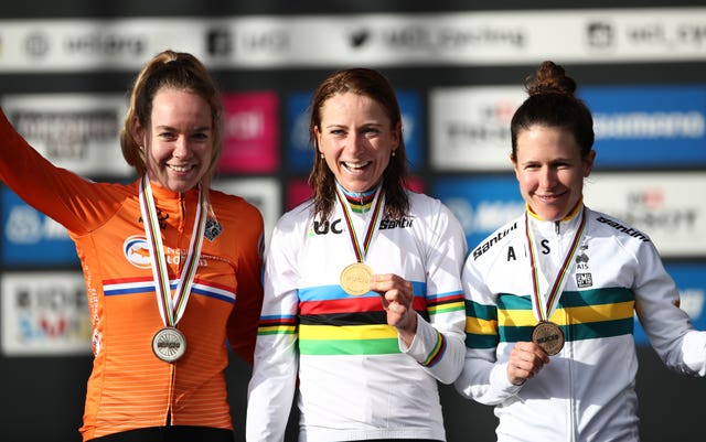 Annemiek Van Vleuten won the women's elite road race ahead of Anna Van Der Breggen and Amanda Spratt