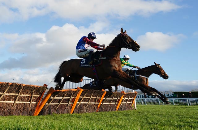 Paisley Park winning a third Cleeve Hurdle