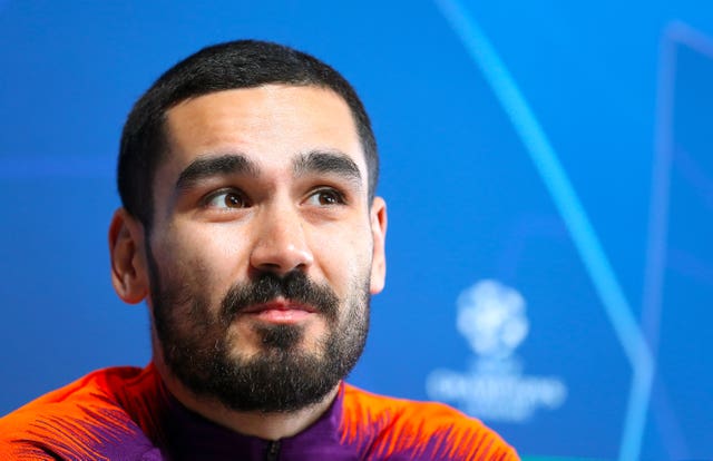 Ilkay Gundogan says City must keep fighting