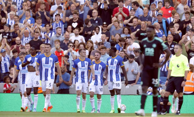 Alexis Mac Allister (number 10) celebrates