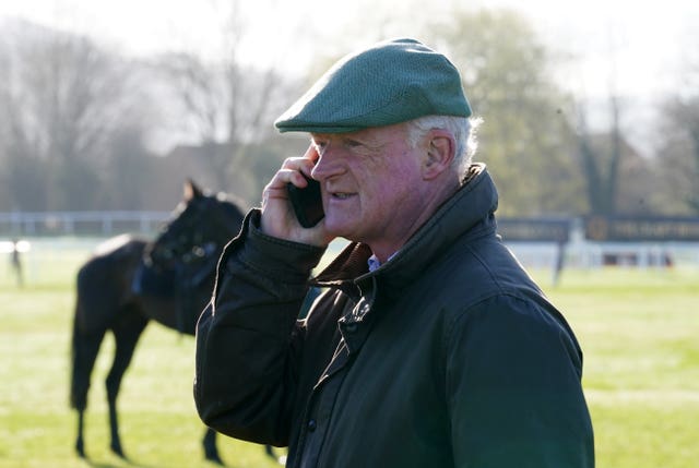Willie Mullins takes on Jonbon with El Fabiolo