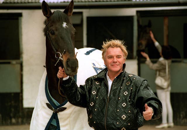 Freddie Starr with 1994 Grand National winner Miinnehoma